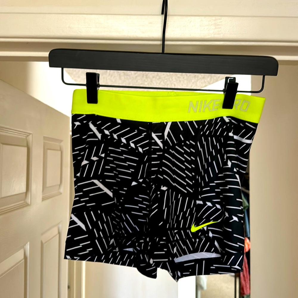 Nike Pro compression running shorts - Size M